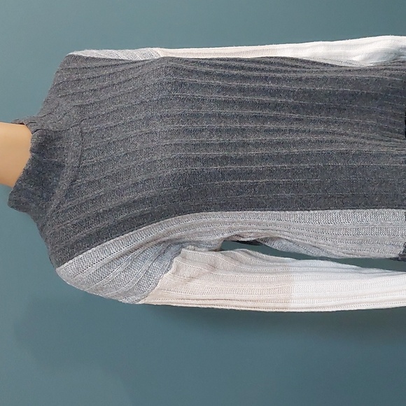NWT Time And Tru Color Block Mock Neck Knit Sweater Womens Size Small - Picture 2 of 10